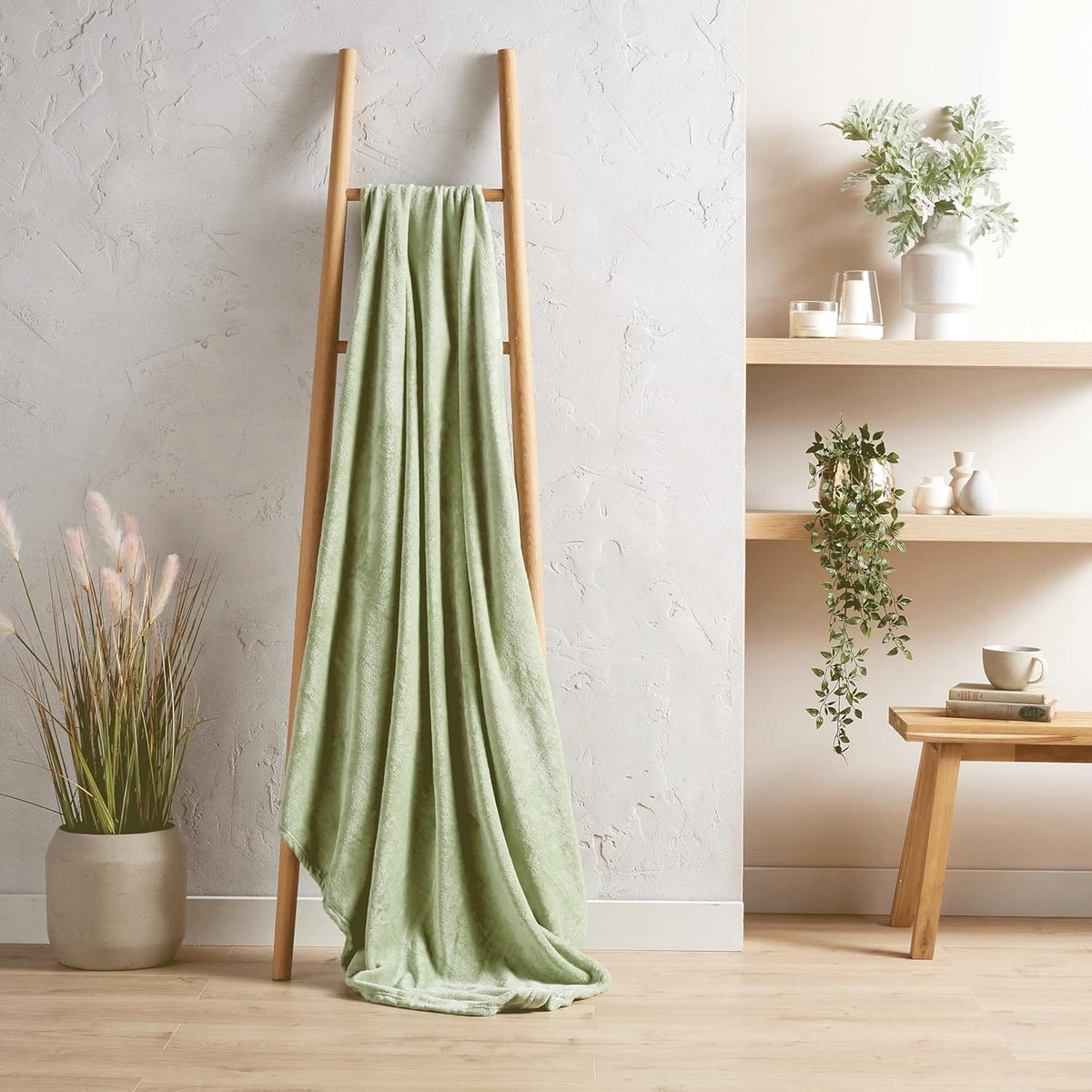 Olivia Rocco Ultra-Soft Flannel Fleece Throw Blanket – Sofa & Bed