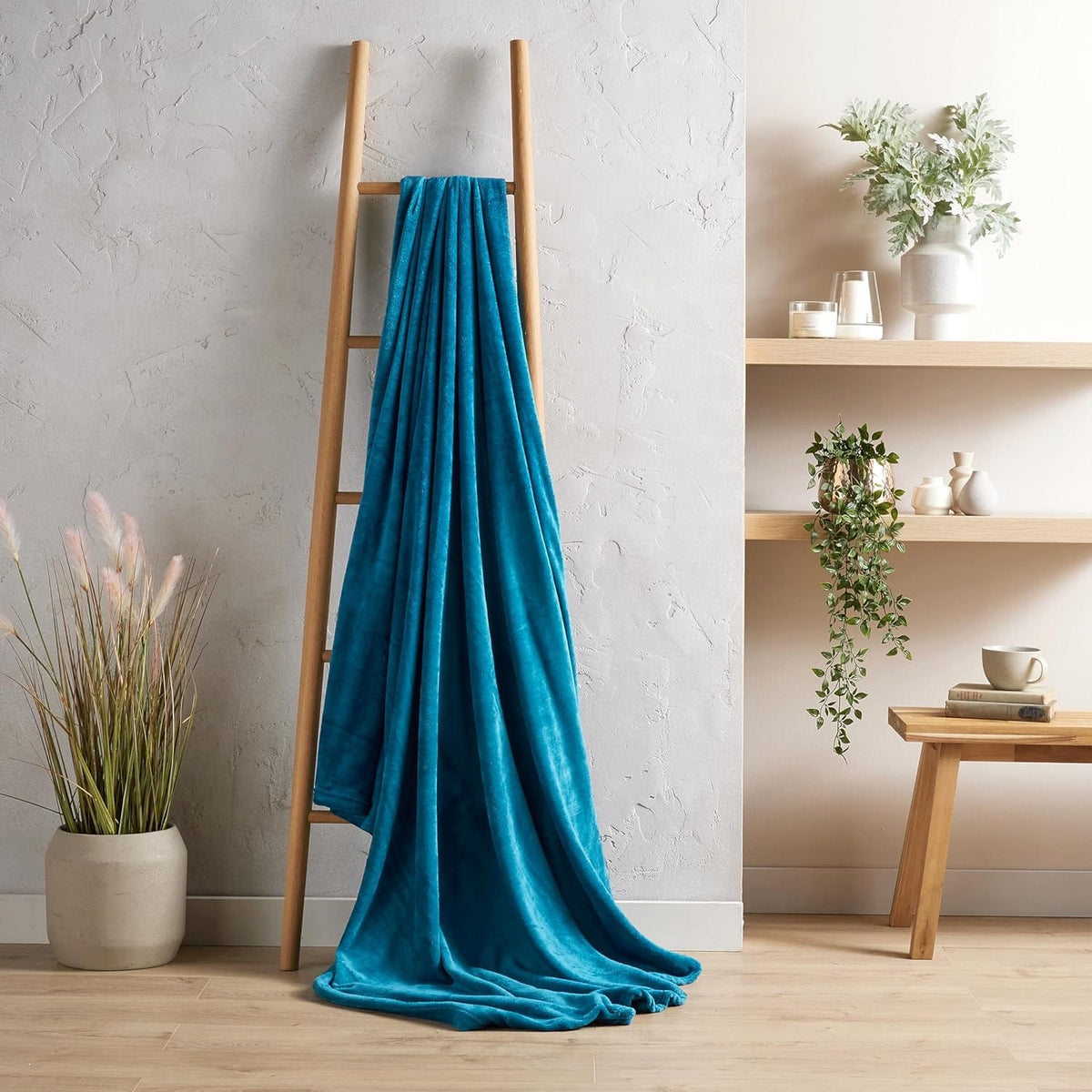 Olivia Rocco Ultra-Soft Flannel Fleece Throw Blanket – Sofa & Bed